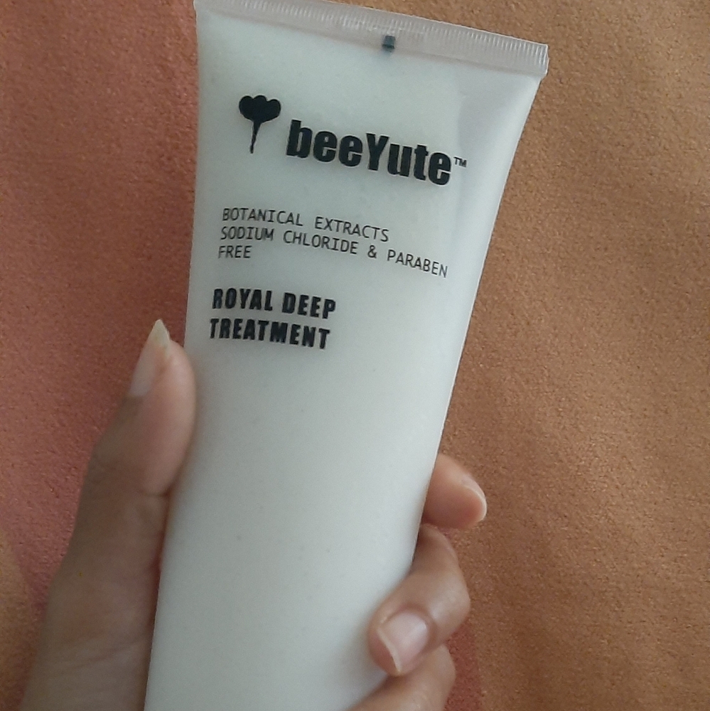 Beeyute Royal Deep Treatment detangling conditioner